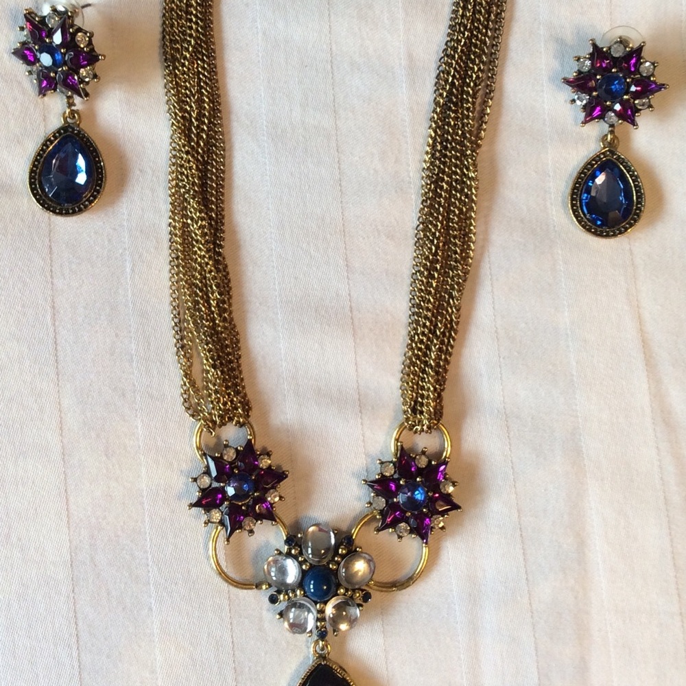 Stone Gold Tone Crystal Necklace & Earrings Set
